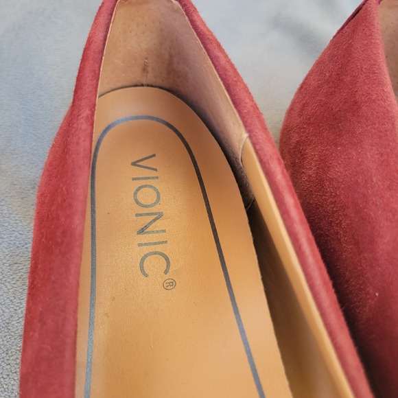 Vionic Women Vionic‎ Amanda Burgundy Suede Pointed Buckle Flats Womens 7.5 Orthopedic Comfort